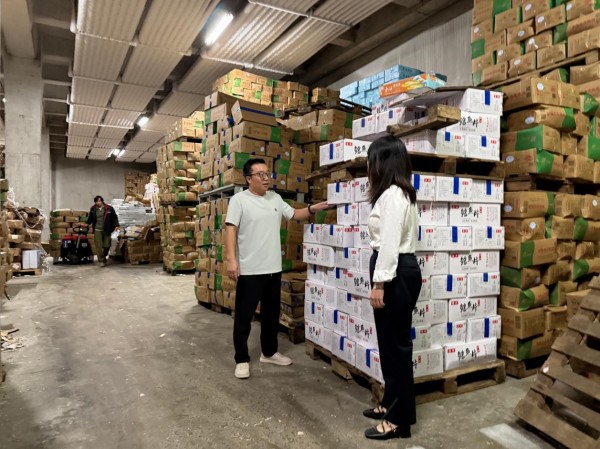 農行工作人員走訪企業。鄒雨璠 攝