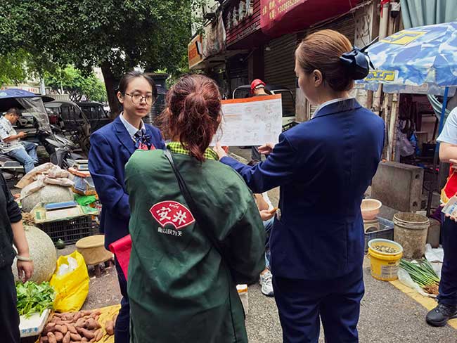 开展反洗钱宣传活动。交行重庆市分行供图