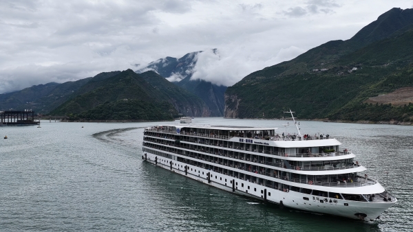 長江奉節段水域迎來水上旅游客流高峰。奉節縣委宣傳部供圖