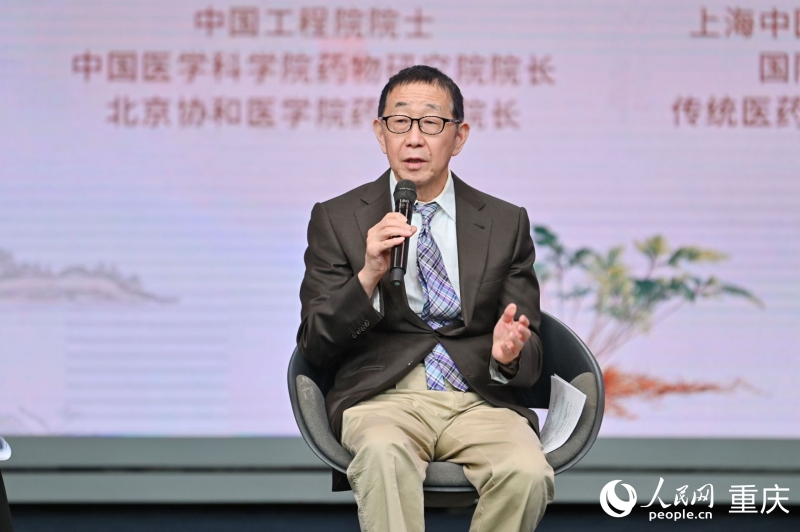 中国工程院院士、中国医学科学院药物研究院院长蒋建东。人民网 邹乐摄