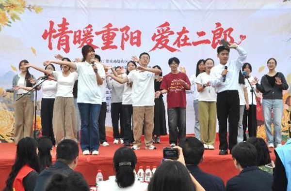 文艺展演现场。校方供图